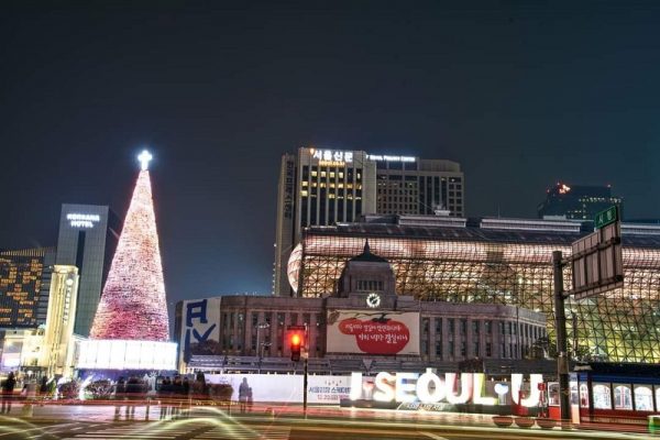 Thủ đô Seoul ngập tràn màu sắc chào đón giáng sinh