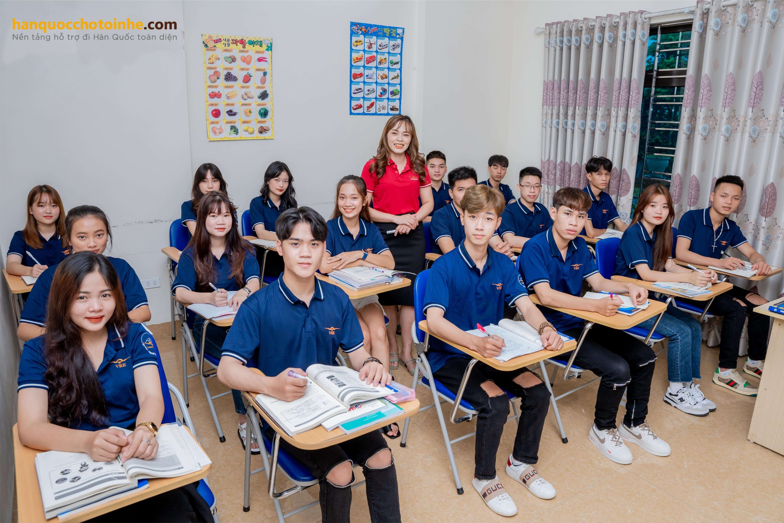 Lớp học tiếng du học tại Việt Rainbow