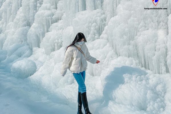 Vương quốc băng giá phiên bản Hàn Quốc tại lễ hội đài phun nước băng Chilgapsan